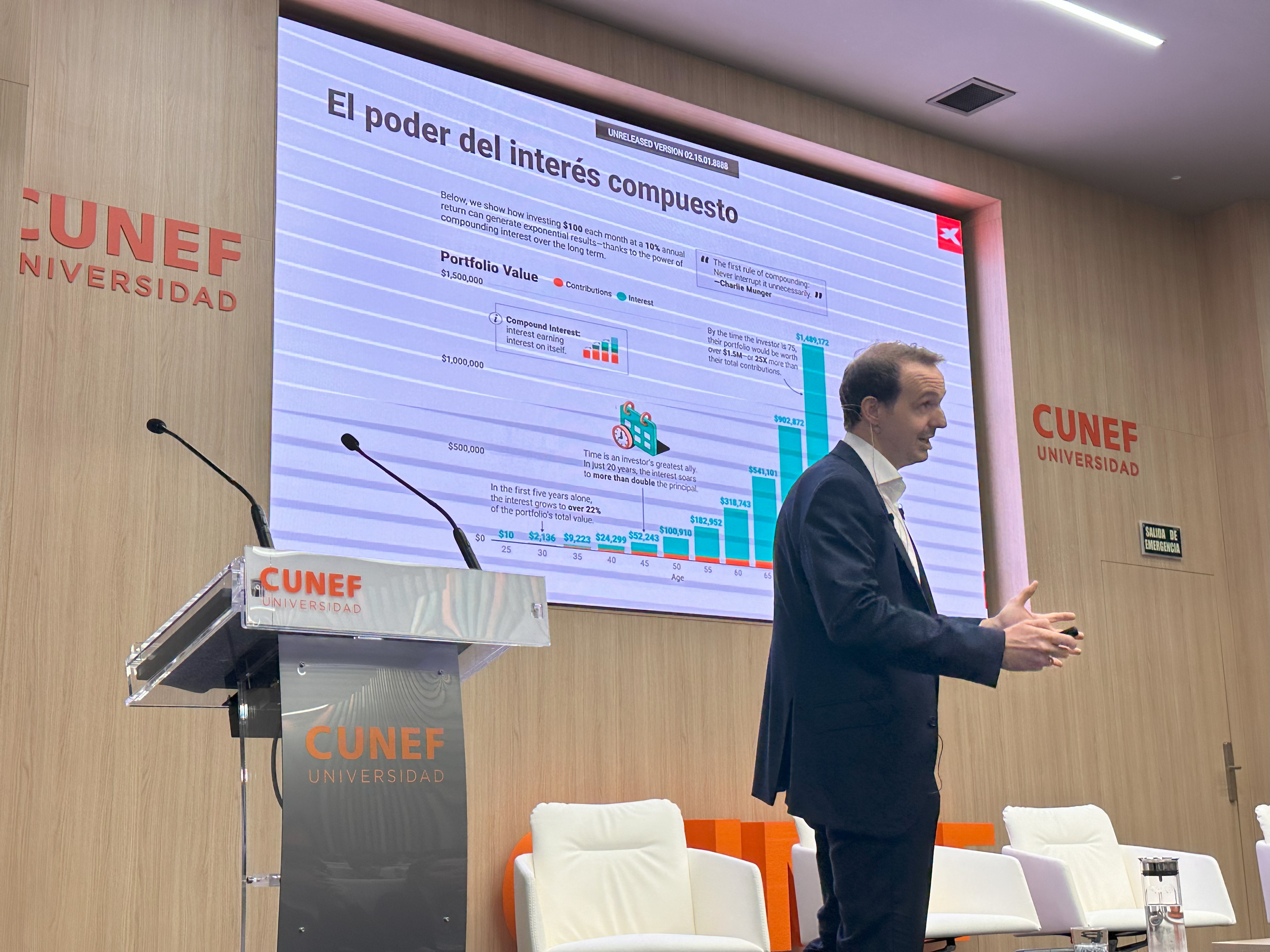 Manuel Pinto en el curso de educaciÃ³n financiera para jÃ³venes 'Invertir desde Cero'