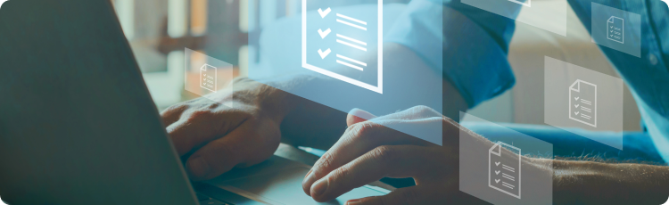 un om care navigeazÄ documente pe un laptop