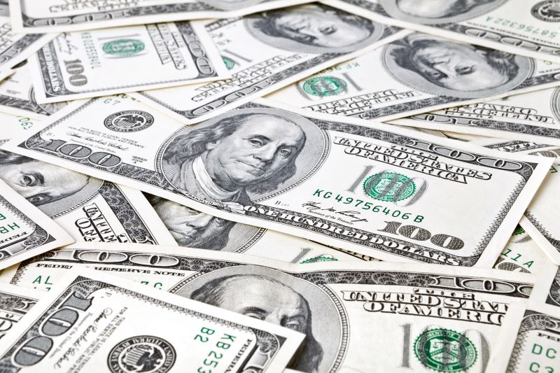 Imagen de billetes en un artÃ­culo sobre quÃ© son los derivados financieros