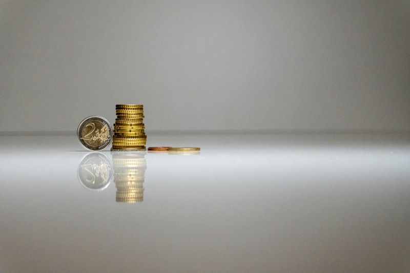 Imagen de monedas en un artÃ­culo sobre quÃ© es el pasivo corriente
