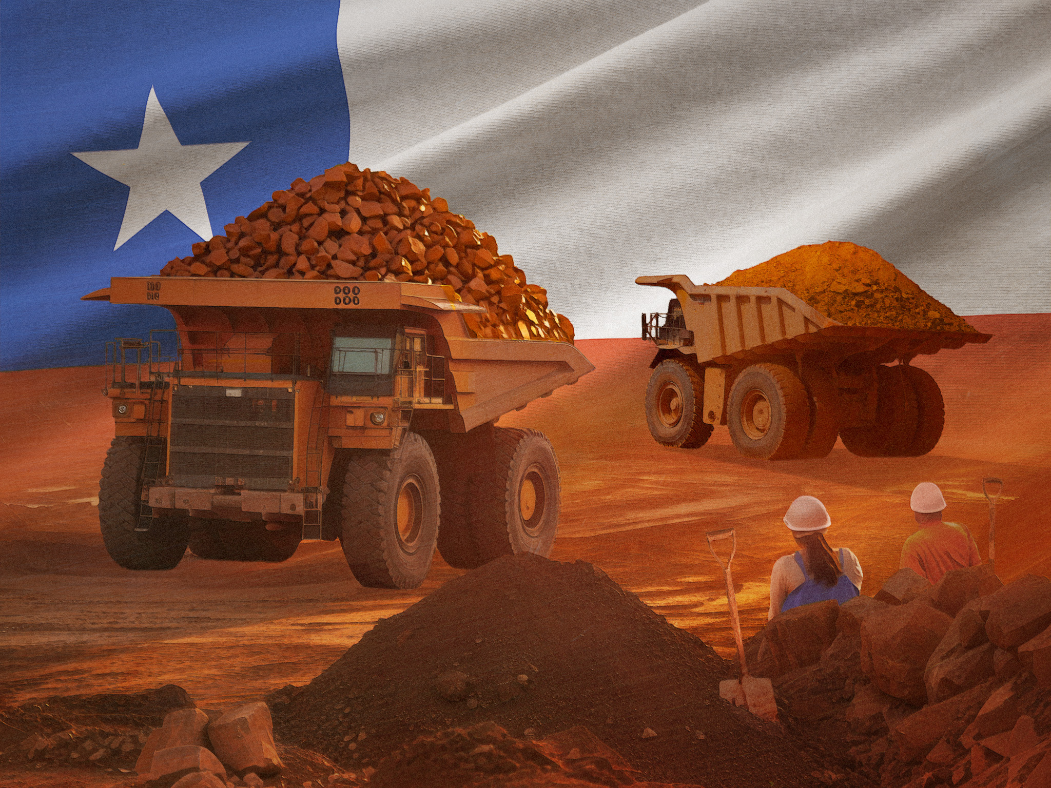 Dos camiones mineros de gran tonelaje cargados de mineral de cobre en un yacimiento de suelo rojizo, con la bandera de Chile ondeando de fondo. En primer plano, dos personas con cascos de seguridad sentadas junto a montones de roca, observando la escena minera