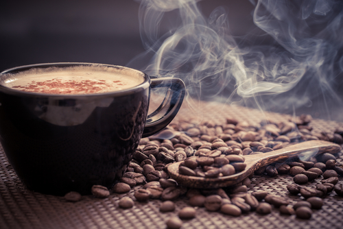 Una taza de cafe fresco