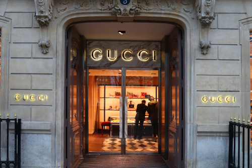 Entrada de una tienda Gucci