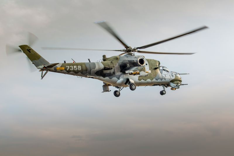 Imagen de un avión en un artÃculo sobre Escribano e Indra