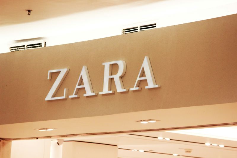 Imagen una tienda de Zara, Inditex, en un artÃ­culo sobre quiÃ©n es Amancio Ortega