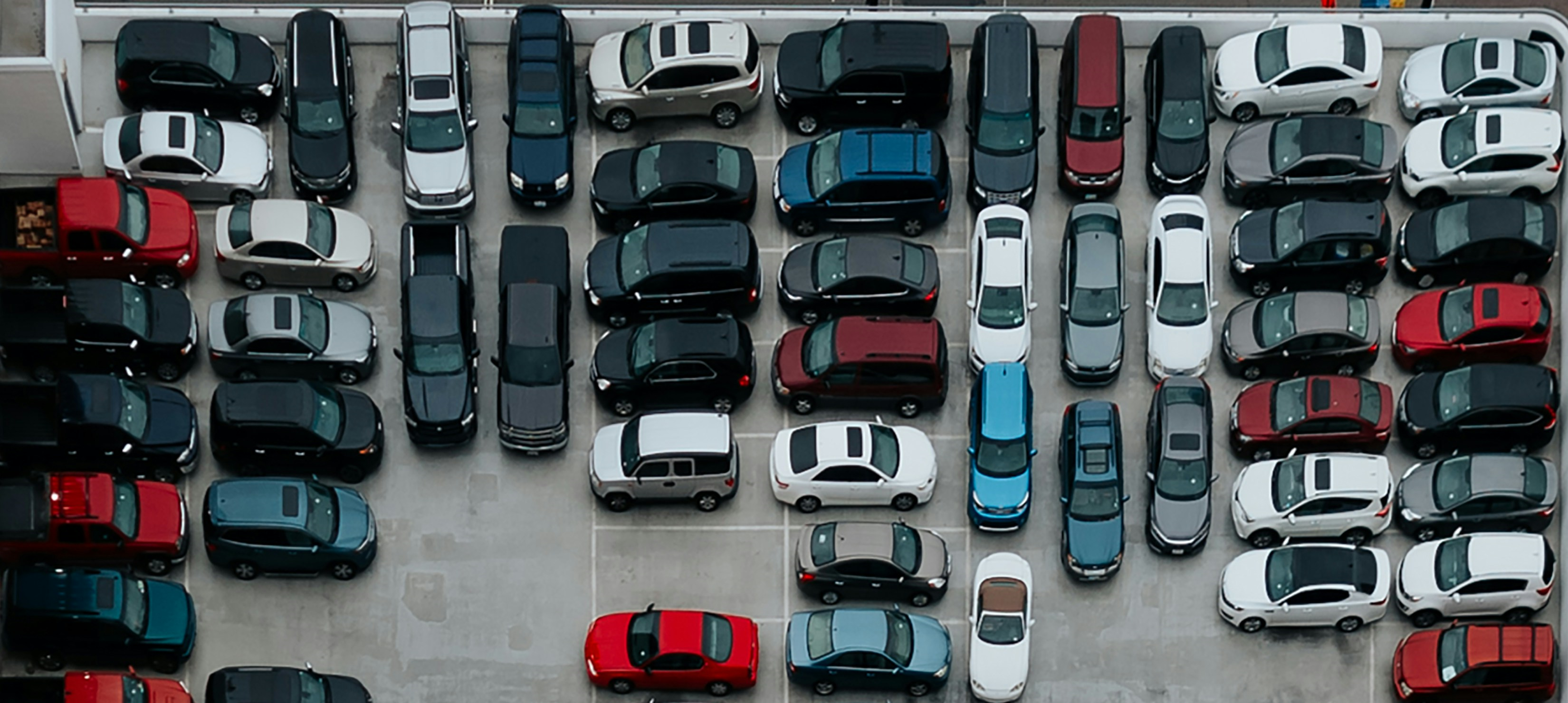 Imagen de coches en un artÃculo sobre las acciones de Stellantis