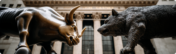 Esculturas de um touro e de um urso frente a frente, simbolizando as tendÃªncias de alta e de baixa das aÃ§Ãµes.