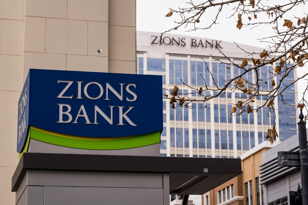 Fachada de un banco Zion