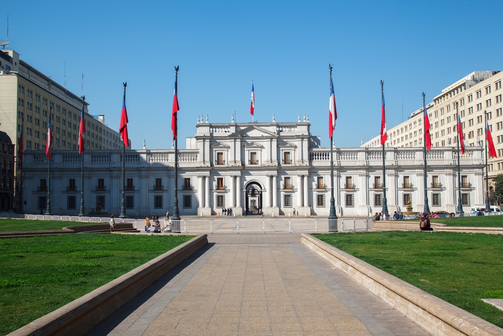  Una Fuente y Palacio de la Moneda, centro de Santiago de Chile