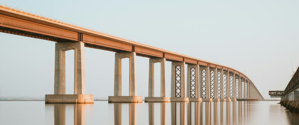 Imagen de una carretera en un artÃ­culo sobre las acciones de Sacyr