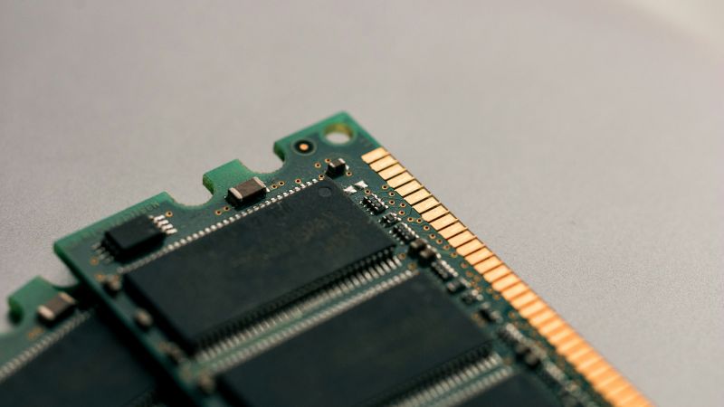 Imagen de un chip en un artÃ­culo sobre las acciones de Micron