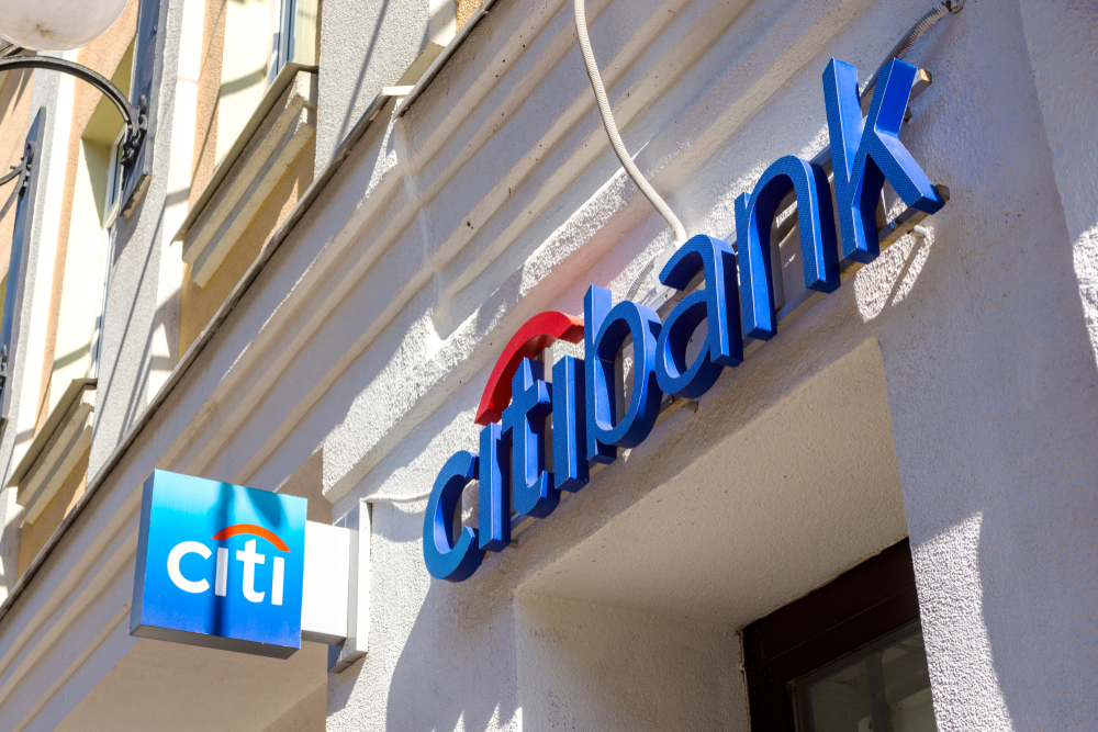 El logotipo de Citibank, cuya oficina se encuentra en Rusia.