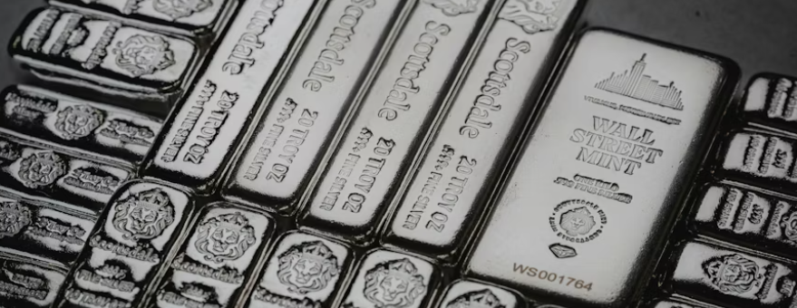 Imagen de lingotes de plata en un artÃ­culo sobre las caÃ­das de las acciones de Solaria