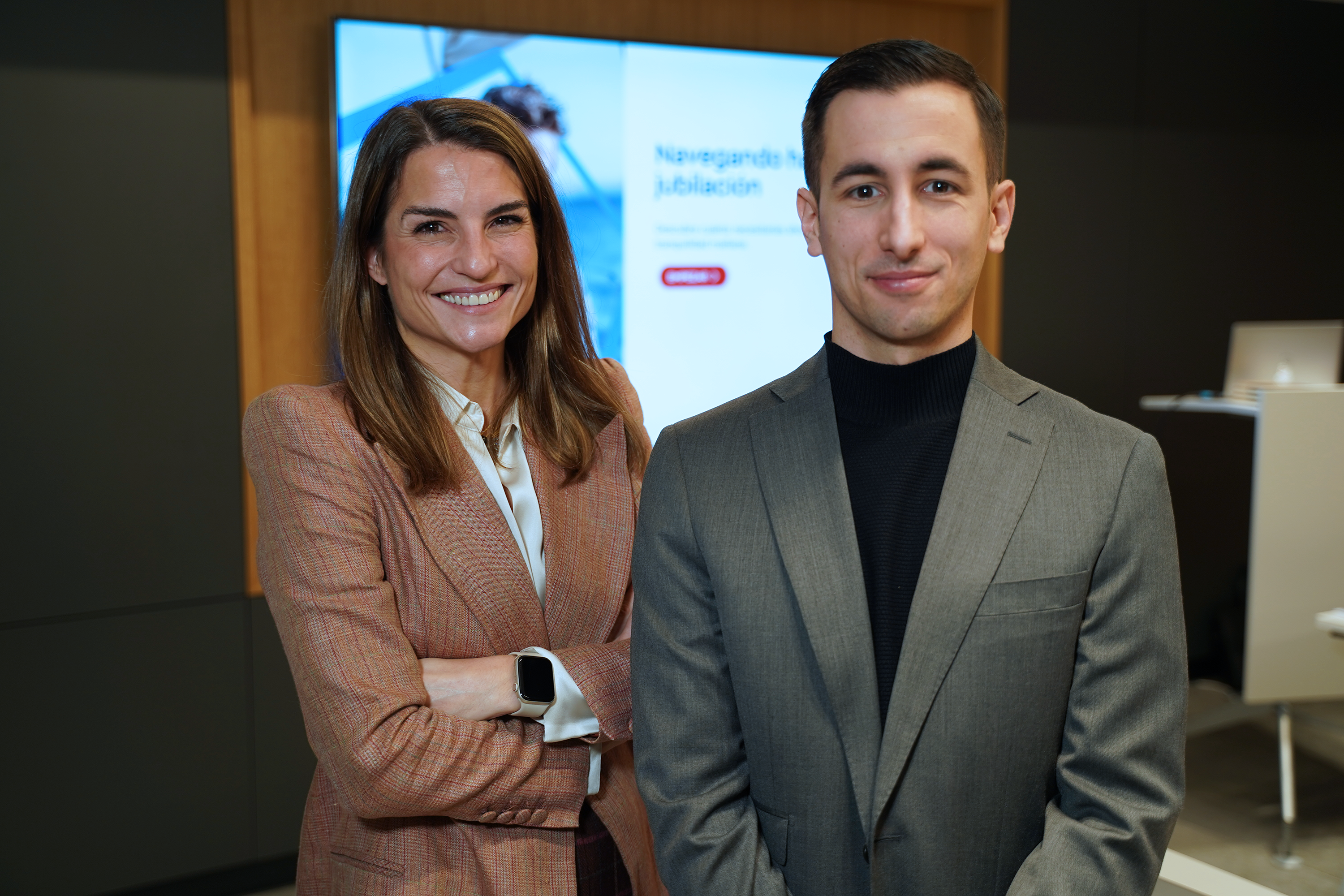 Javier Urones, Chief Business Developer en XTB, y Macarena Velasco, Senior ETF Director en Invesco