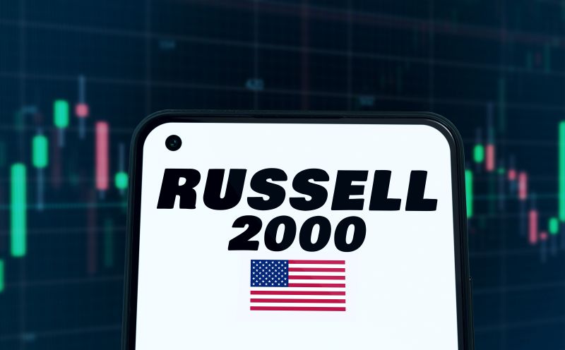 Imagen de un mÃ³vil en el que se lee Russell 2000