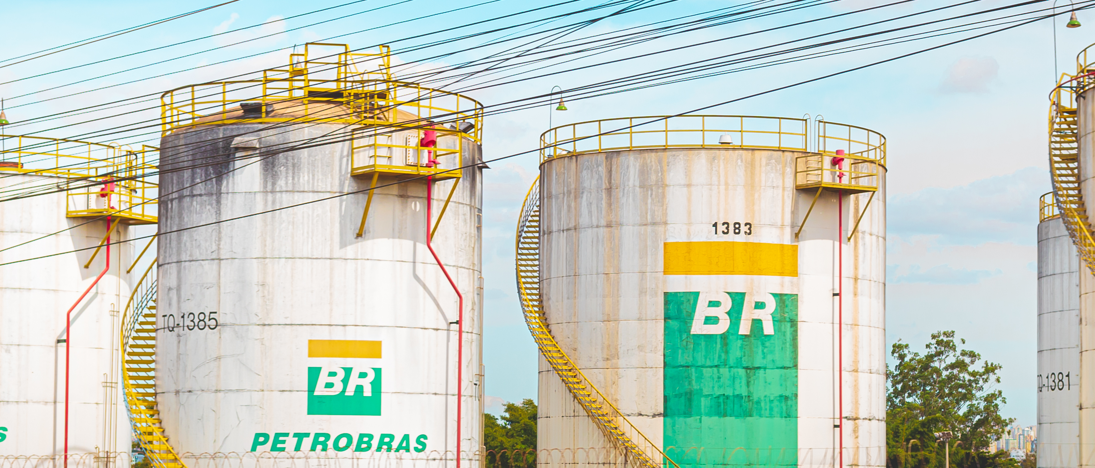 Brasilia, Federal District - Brazil. December, 06, 2020. Petrobras distributor in the industry and supply sector - SIA, DF. May, 29, 2021.