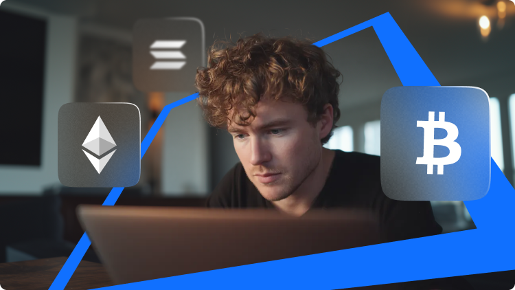 Egy férfi laptopot elemez Bitcoin, Ethereum és Solana ikonokkal, a kriptovaluta kereskedést és piaci elemzést szemléltetve.