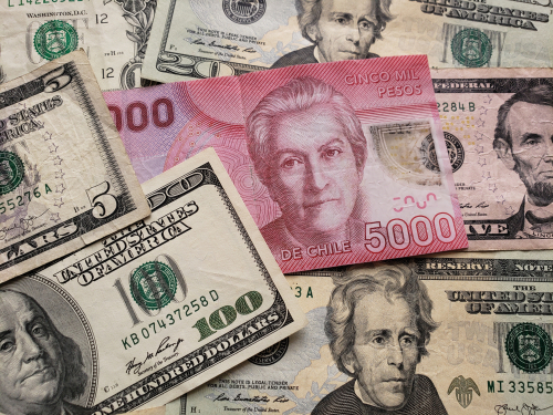 5000 pesos chilenos y dÃ³lares americanos