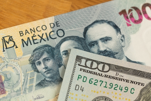 Peso mexicano y dÃ³lar estadounidense.