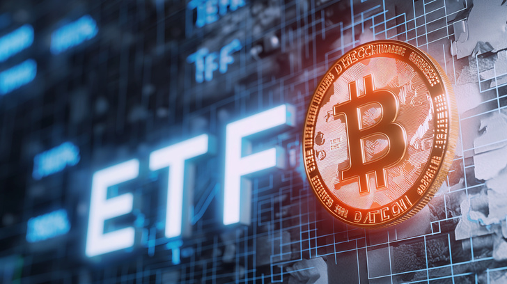 bitcoinové etf, obrázok Bitcoinu s nápisom ETF