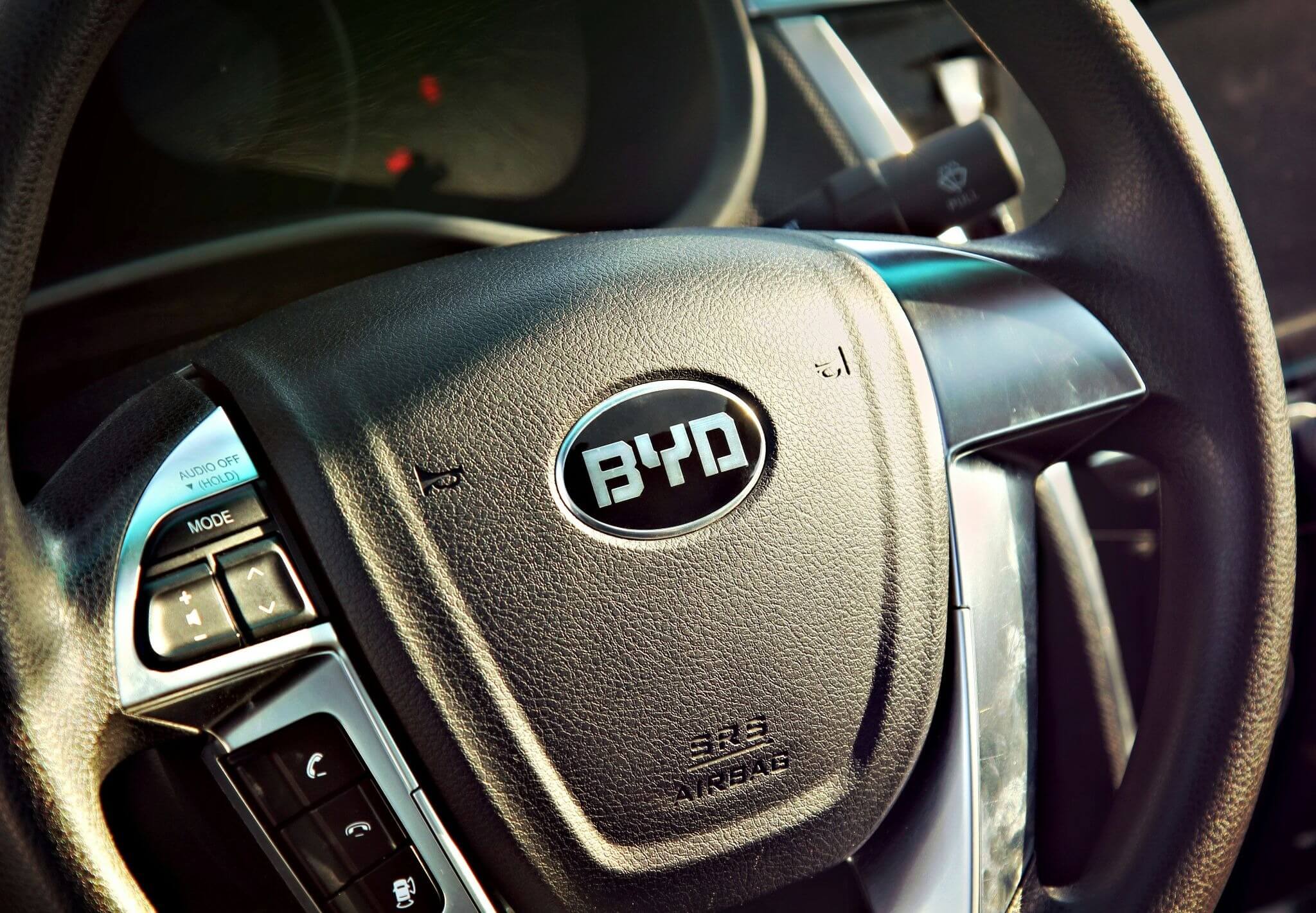 Imagen de un volante de BYD