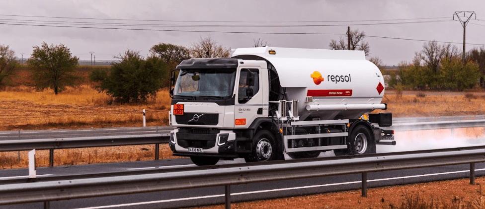 Imagen de un camiÃ³n de Repsol