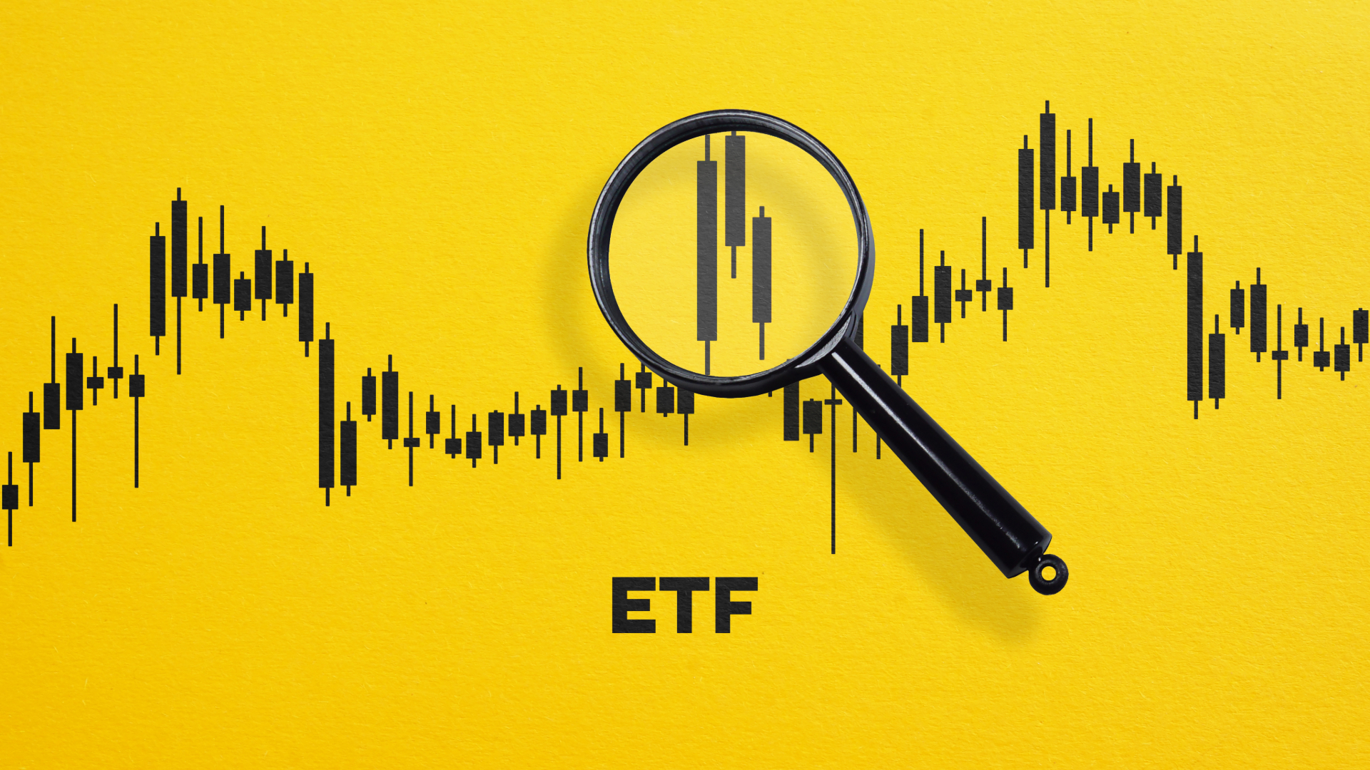 acronyme ETF (Exchange Traded Fund) et graphique Ã  la loupe sur fond orange