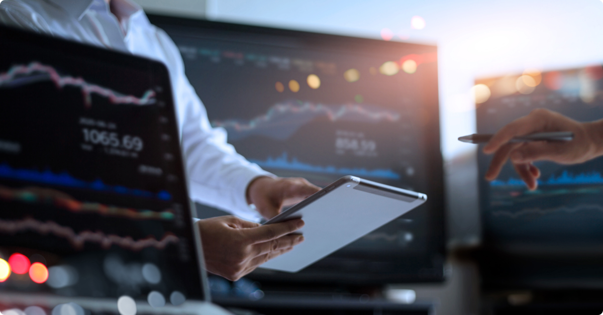 Imagen de un inversor en un artÃ­culo sobre quÃ© son los bonos