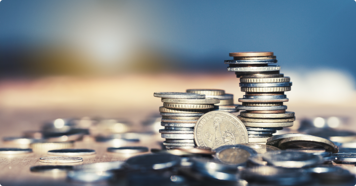 Imagen de monedas en un artÃ­culo sobre cÃ³mo invertir en divisas