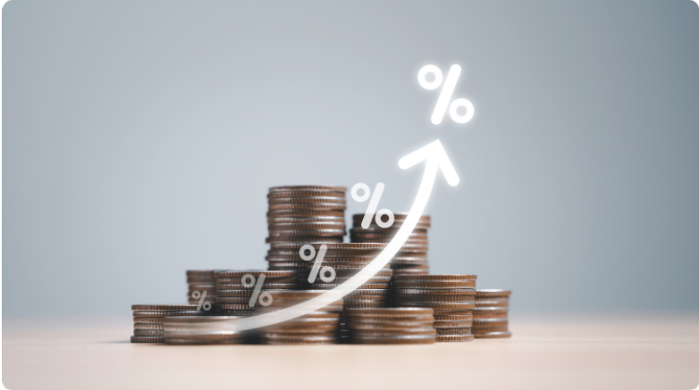 Une pile de piÃ¨ces de monnaie avec une flÃ¨che pointant vers le haut, symbolisant la croissance financiÃ¨re et l'augmentation de la valeur.