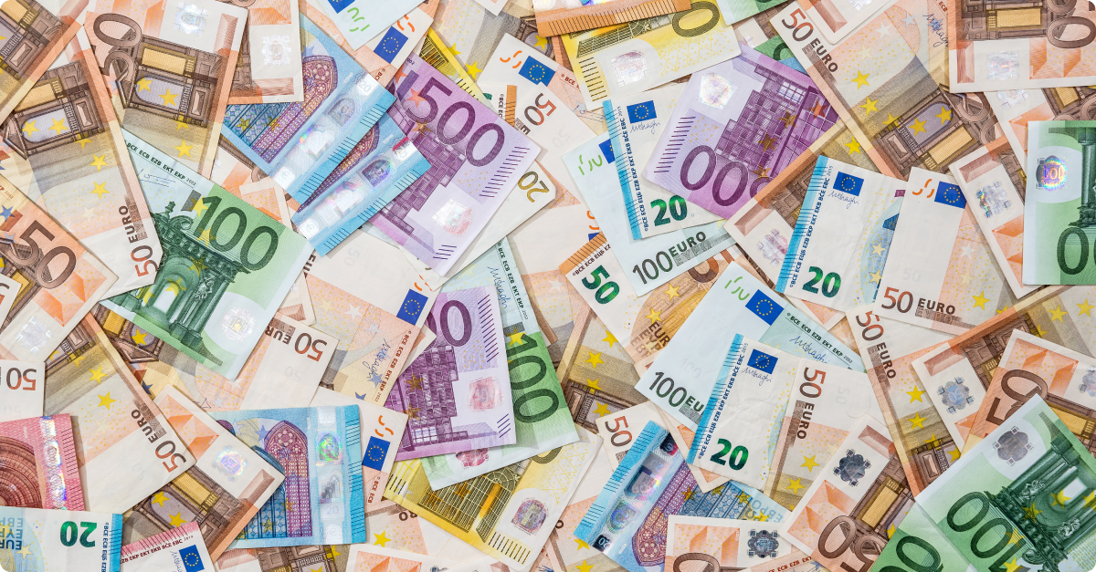 Imagen de billetes en un artÃ­culo sobre quÃ© es el apalancamiento